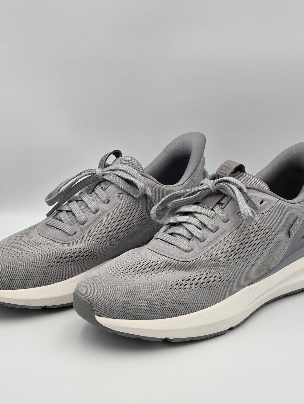 Kizik Athens 2 Alloy Hands Free Sneakers Shoes Men's US 11 Breathable Athleisure
